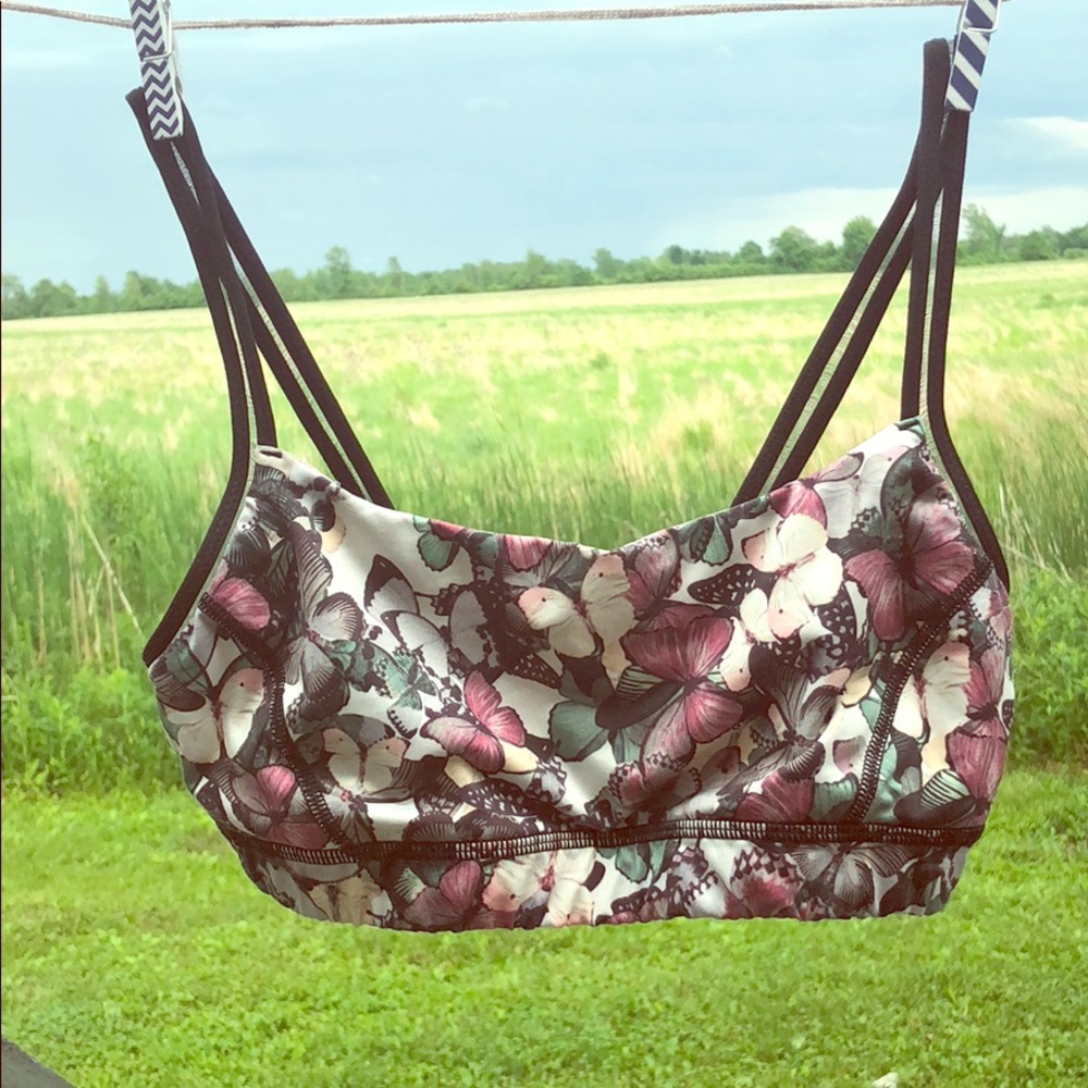 Lululemon sports bra